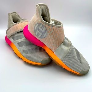 Boys 4.5 Adidas Basketball Shoes